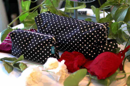 KIT 2 MEDIUM polka dot clutch bags with white zip and handle