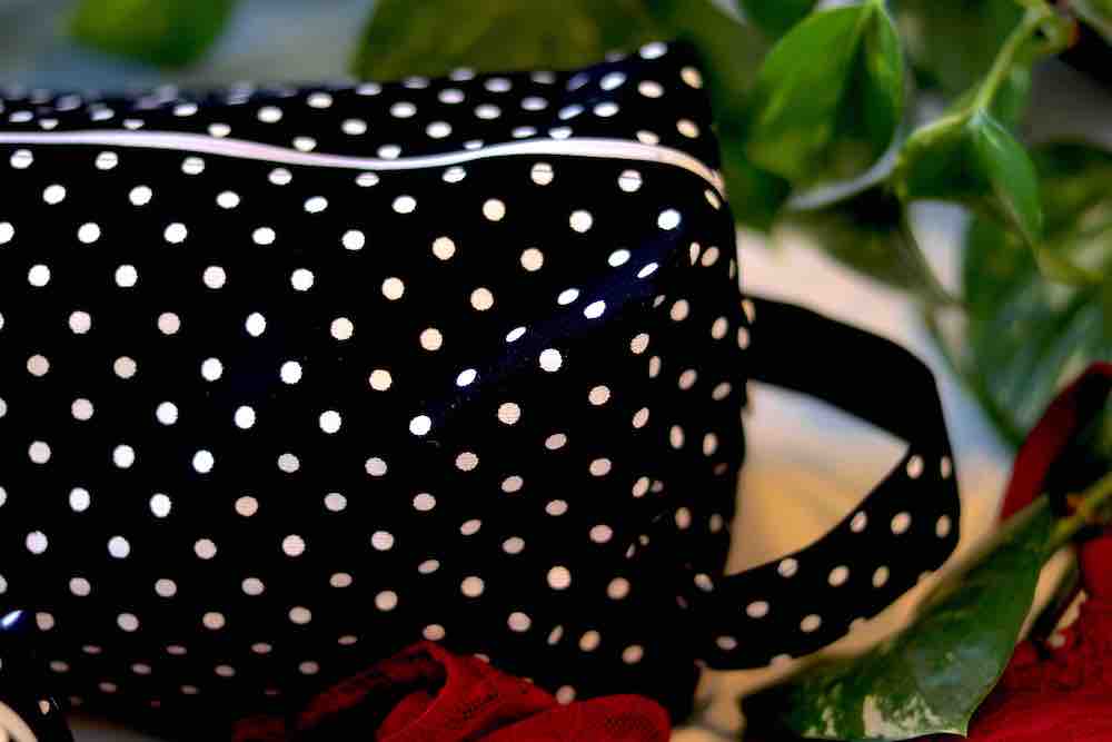 KIT 2 MEDIUM polka dot clutch bags with white zip and handle