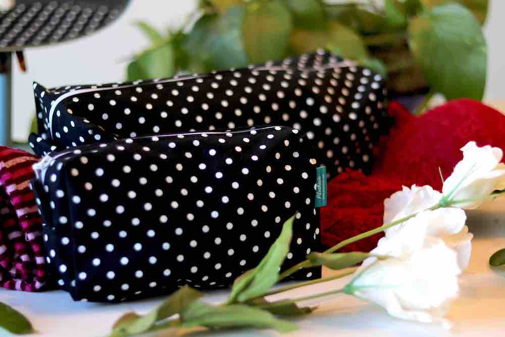 KIT 2 MEDIUM Polka Dot Clutch Bags White Zip